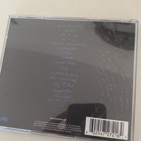 Shawn Mendes Handwritten Album - Picture 3 of 3